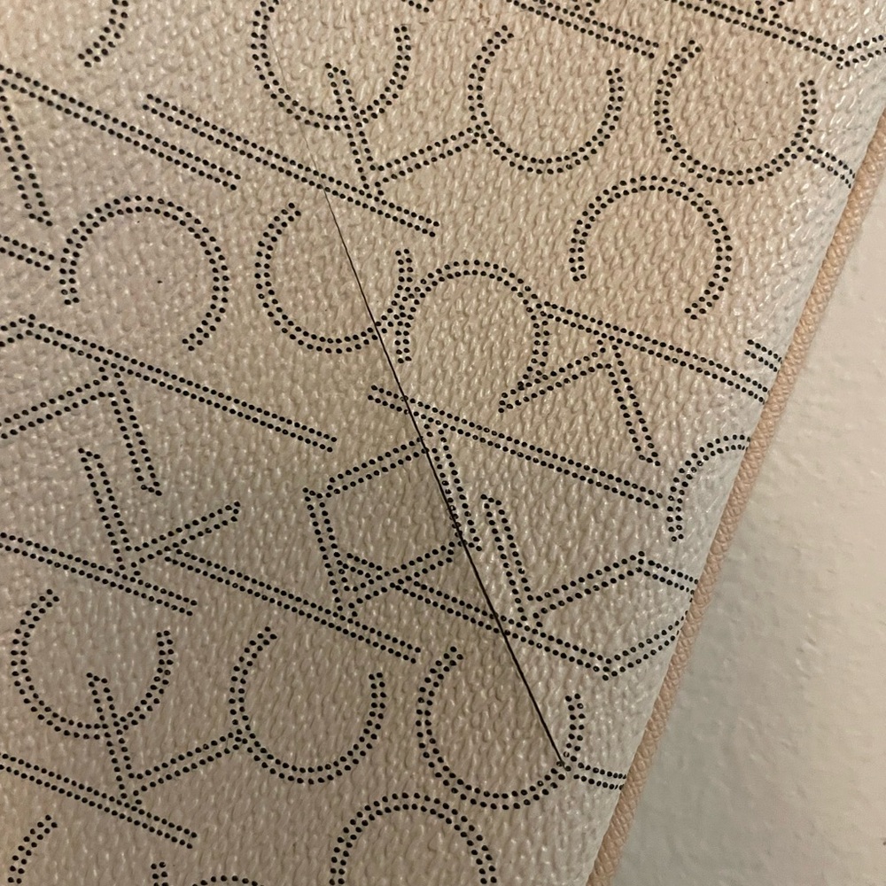 Calvin Klein wristlet - Picture 3 of 5